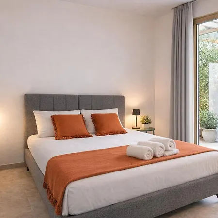 Il Maestrale Small - *